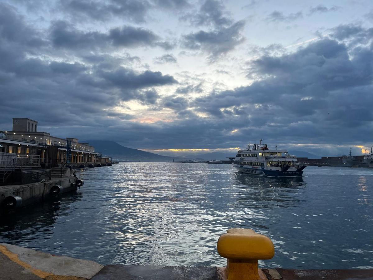 Holiday Home Un Posto Solare Napoli Dış mekan fotoğraf