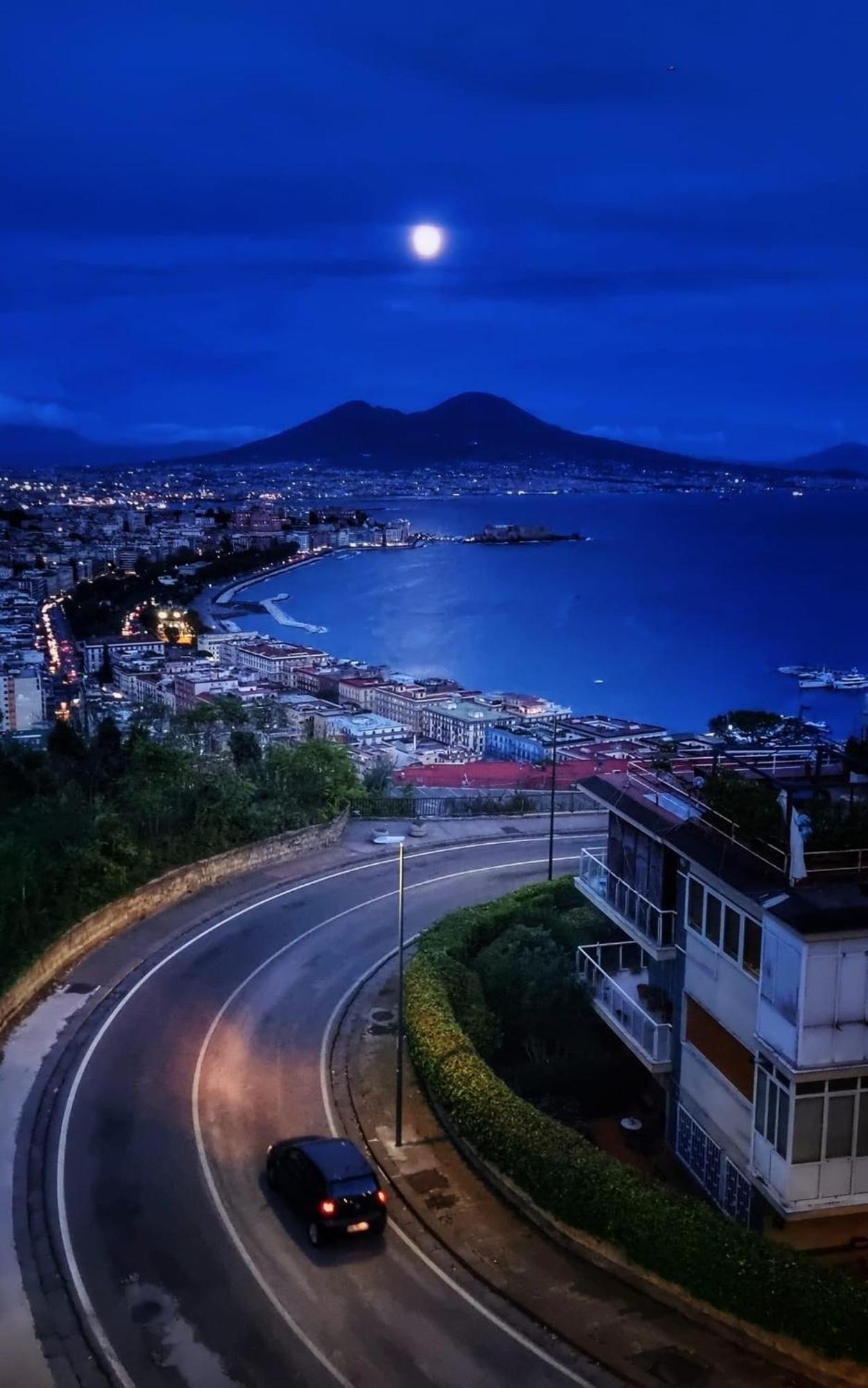Holiday Home Un Posto Solare Napoli Dış mekan fotoğraf