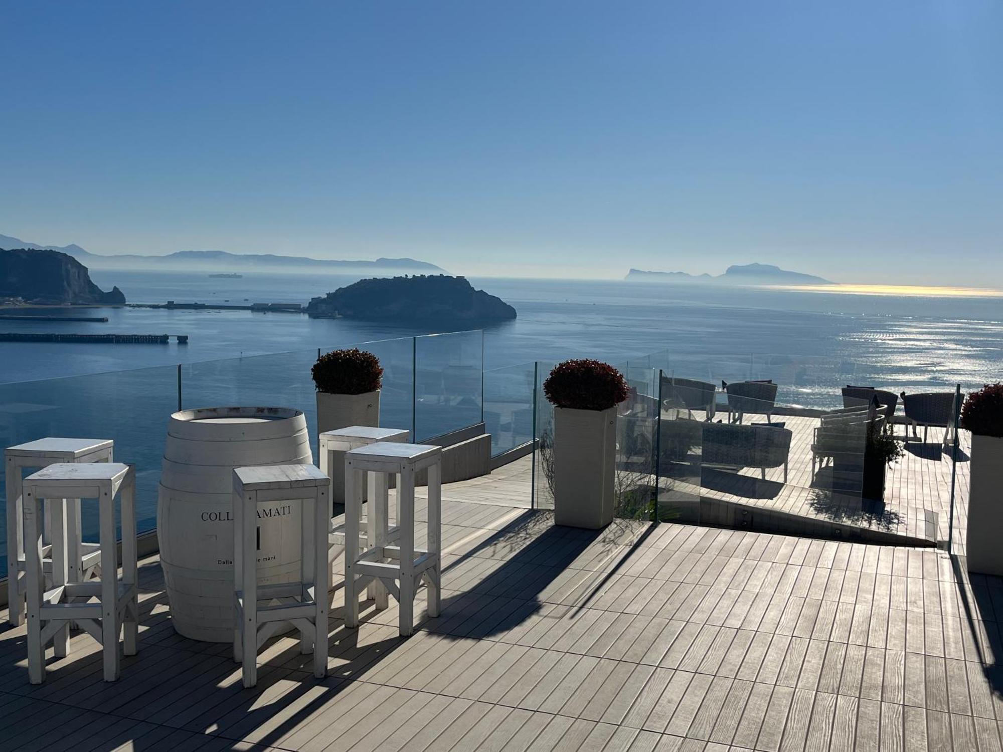Holiday Home Un Posto Solare Napoli Dış mekan fotoğraf